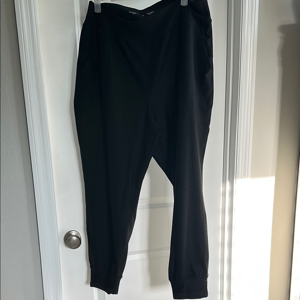 Old Navy Black Extra High Rise Jogger Track Pants with Tapered Fit
